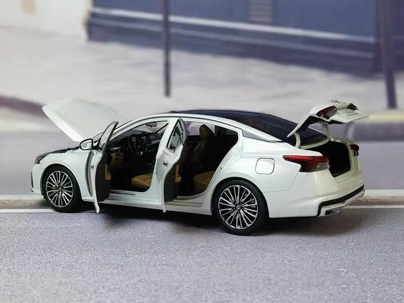 Thumbnail: Car model original 1:18 Nissan ALTIMA 2022 alloy car model
