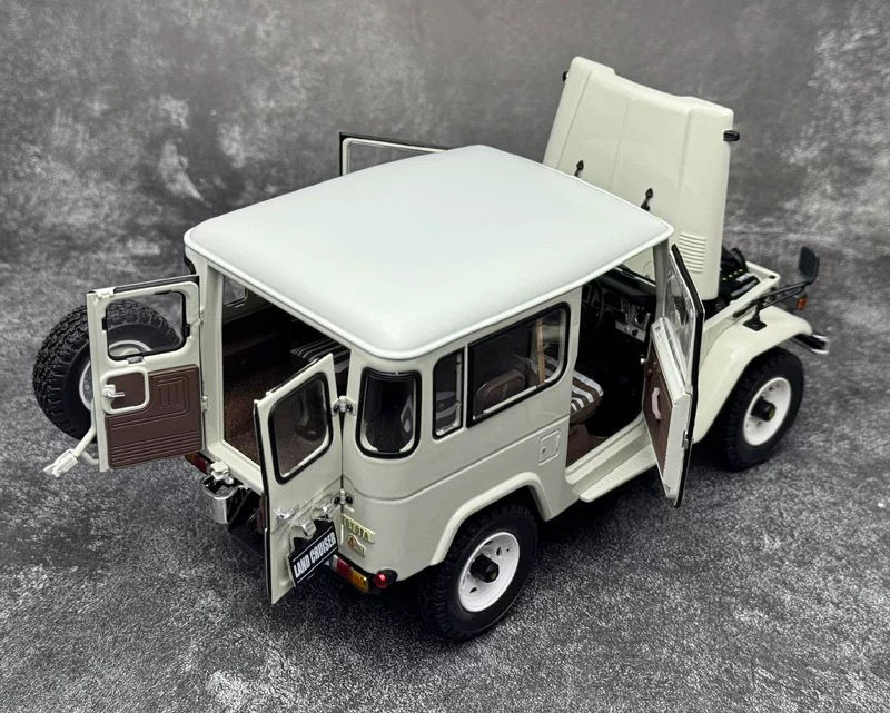 Thumbnail: Kyosho 1/18 Toyota LC40 Lander Cruiser 40 van BJ42V Alloy Car Model
