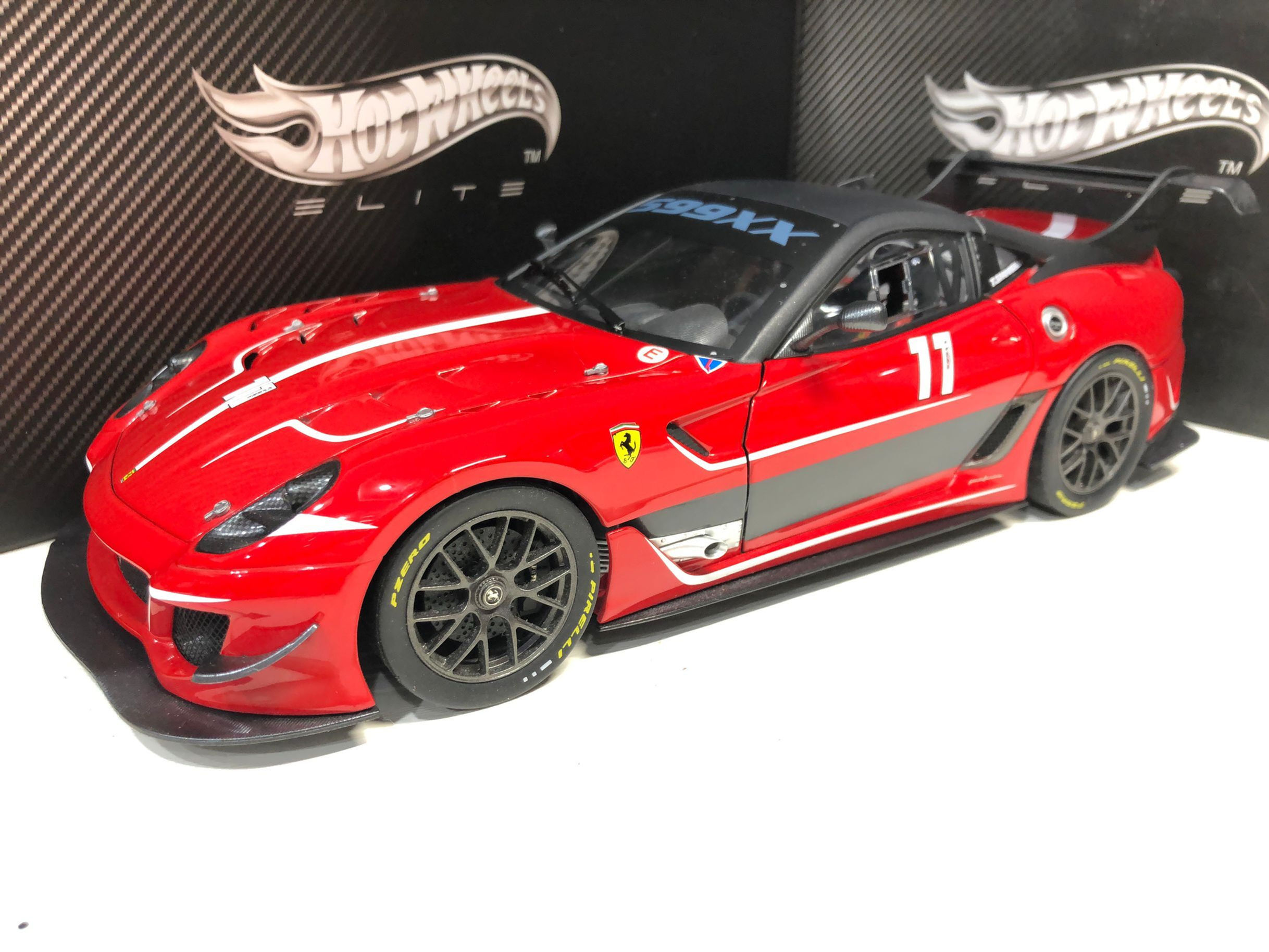 HOT Wheels 1/18 Elite Ferrari Fine Edition Ferrari 599XX EVO #11