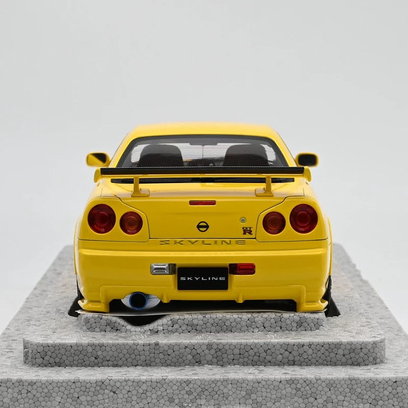 Thumbnail: MotorHelix MH 1:18 Nissan GTR R34 Die-Cast Car Model
