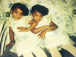 Renita & Renata Photo 02