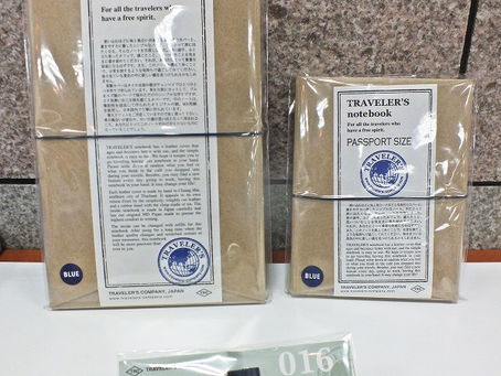 大人気!「トラベラーズノート」の定番カラーにリクエストの多かった「ブルー」が再登場! 2F