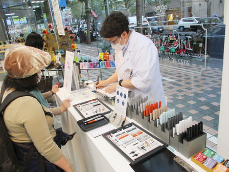 パーツを選んで好きなカラーのカヴェコスポーツ万年筆が作れるイベントを開催！1F