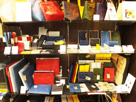 クリスマスプレゼントにもおすすめ!丈夫で水にも強い「SIWA/紙和」小物 BF