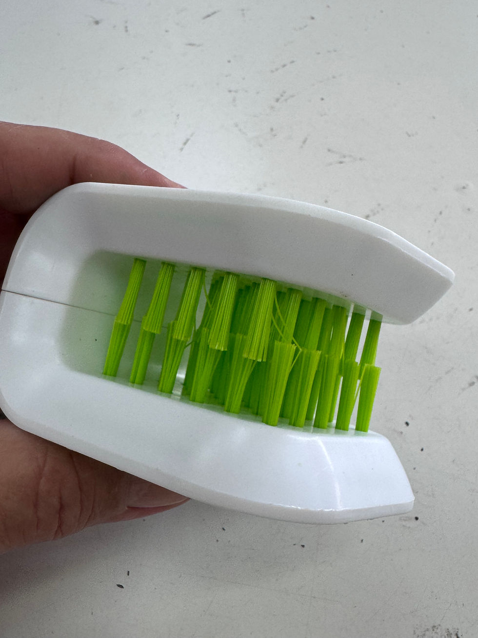 תמונה ממוזערת: מברשת שפתיים