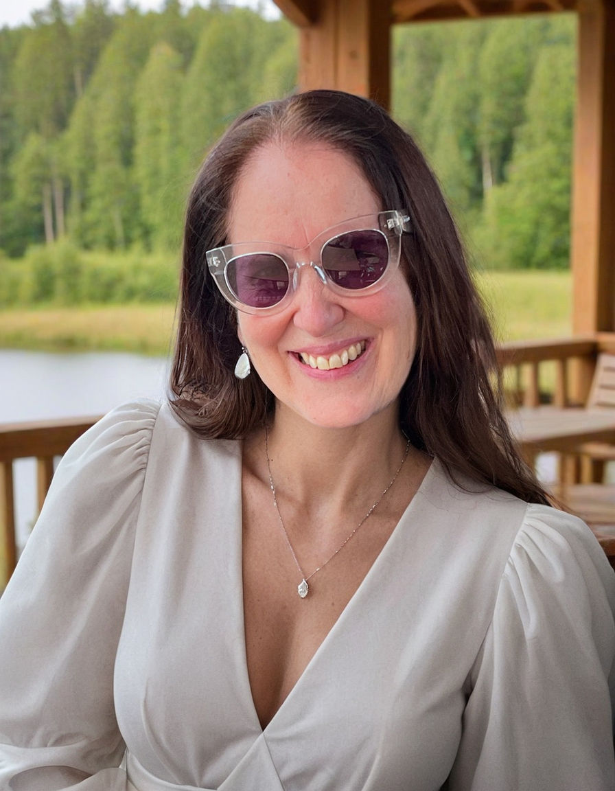 Cathy Farlam White Shirt Outdoors.jpeg