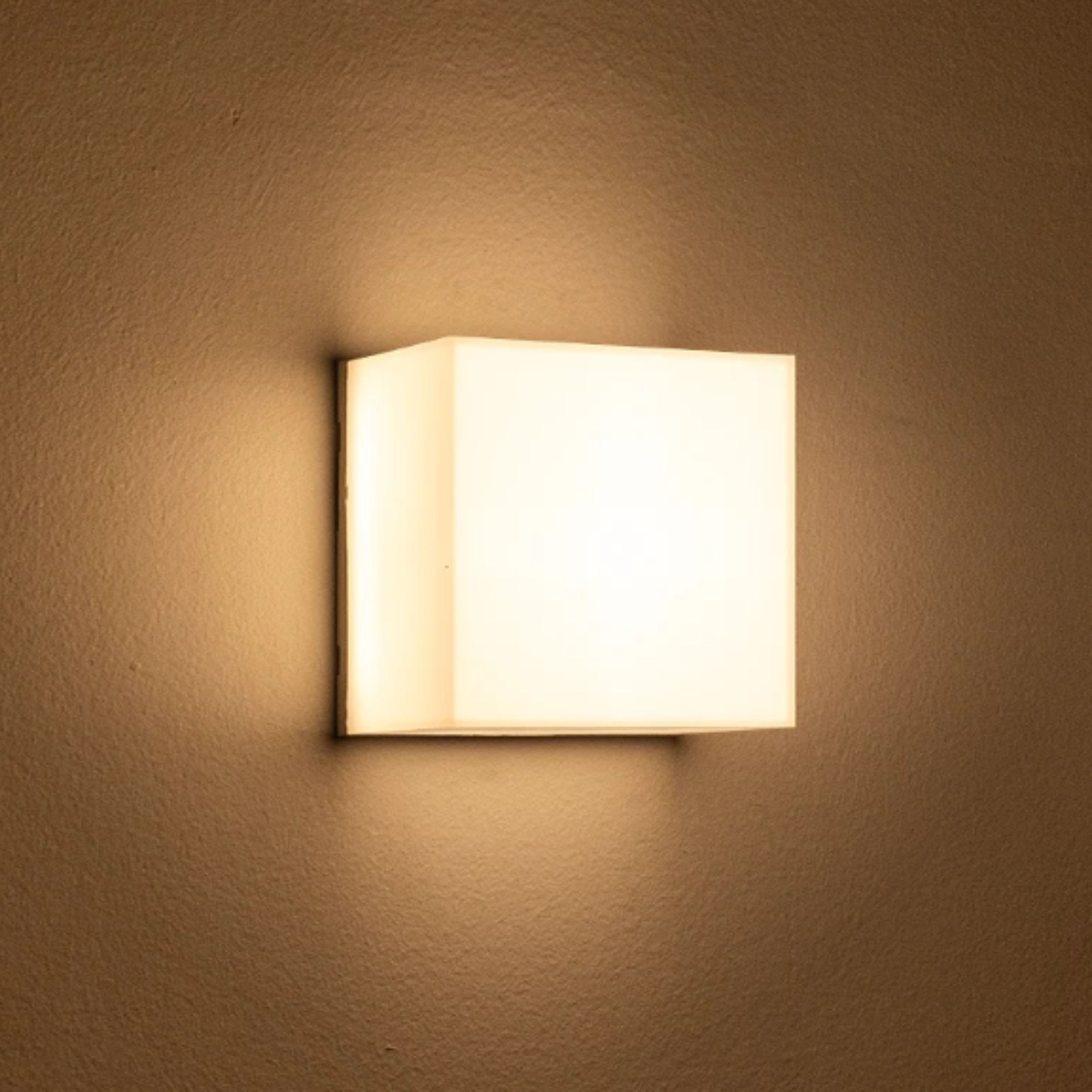 Arbotante KUBO 5w 100-265v BC 400lm IP65 OPSM-WL1902