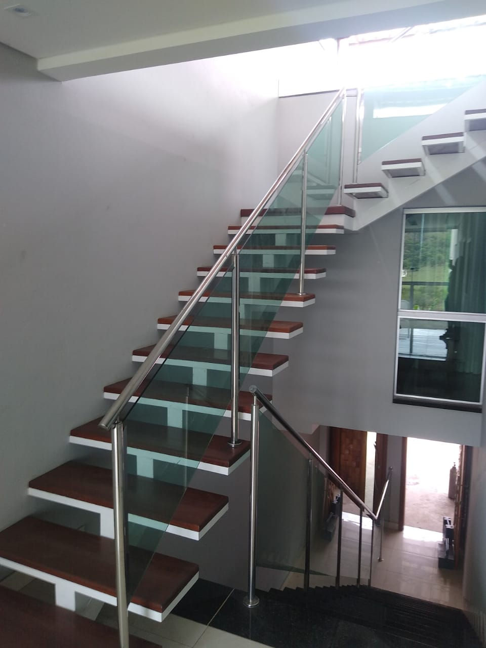 GUARDA CORPO INOX REDONDO COM VIDRO