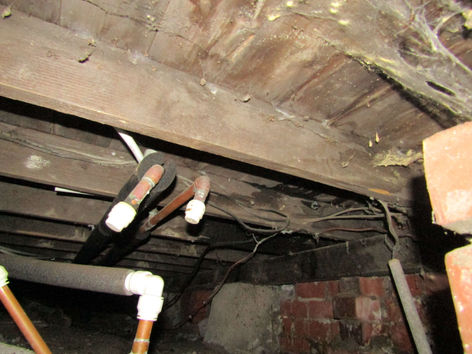 Underfloor inspection carried out by Keystone Building Surveying for damp