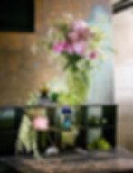 Magnifique bouquet de pivoine dans un vase en cristal Saint-Louis au 29 rue de Richelieu