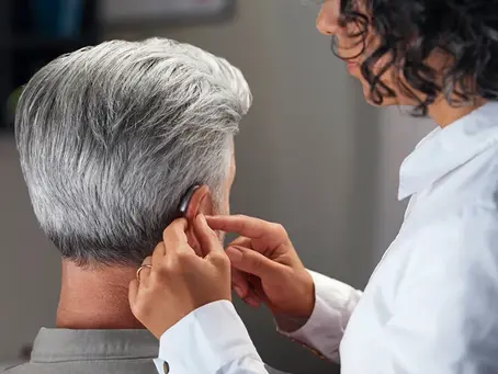 Coisas que você nunca deve fazer com o seu aparelho auditivo