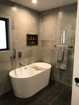 Modern bathtub remodeling