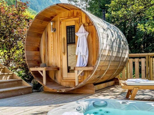 Hot Tub vs. Sauna: Which Amenity Wins for Guest Bookings in the Hudson Valley?
