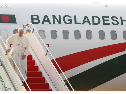 Papa Francisco chega a Bangladesh