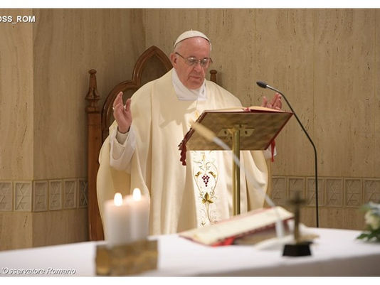 Papa: rezar com força para vencer a desolação espiritual