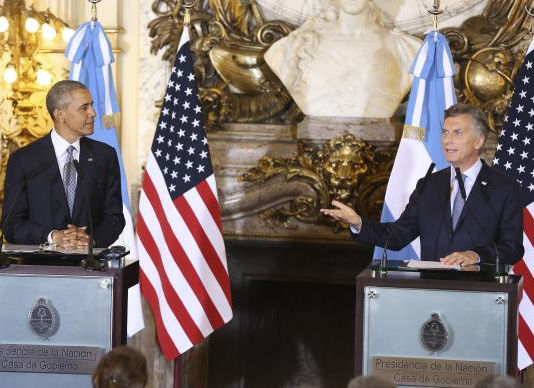 Obama manifesta preocupação, mas diz que Brasil vai superar crise