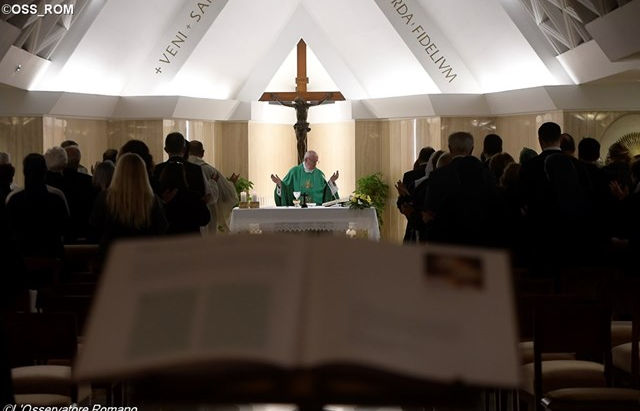 Papa: rezar para conhecer Jesus; o catecismo não é suficiente