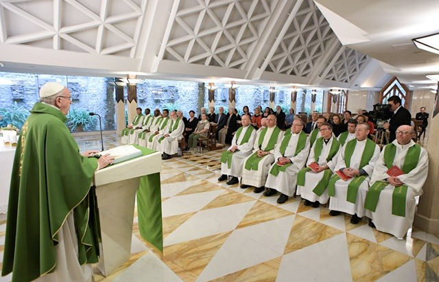 Homilia na Casa Santa Marta: um cristão jamais deve ser hipócrita