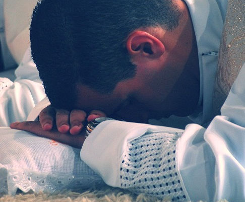 Entenda por que os sacerdotes devem ser Celibatários.