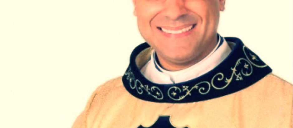 Padre Chrystian Shankar explica os dez mandamentos para a paz na família.