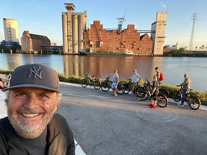 Michael Poliza eBike Tour in Hamburg mit Riese & Müller e-Bikes