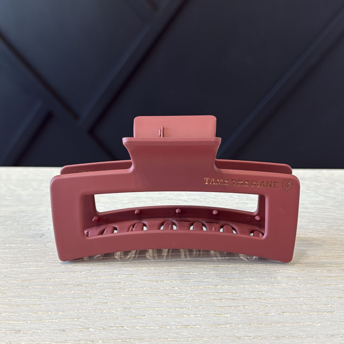 Maroon Tame The Mane