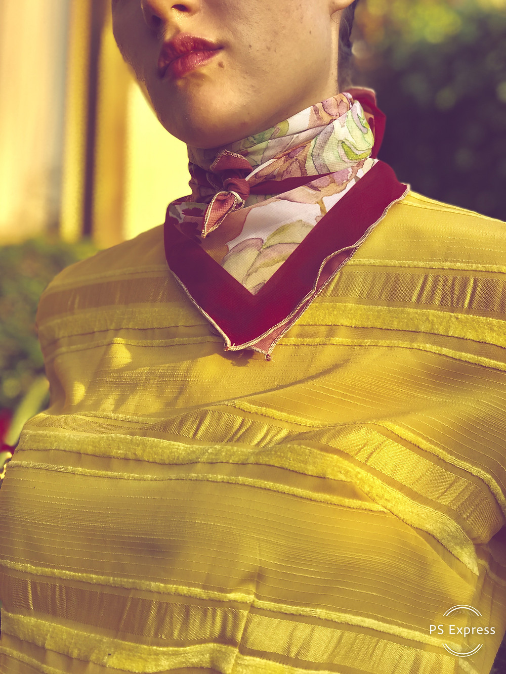 CARMENTA - model wearing double triangle knot tutorial, Costa Rica design and art printed on fabric