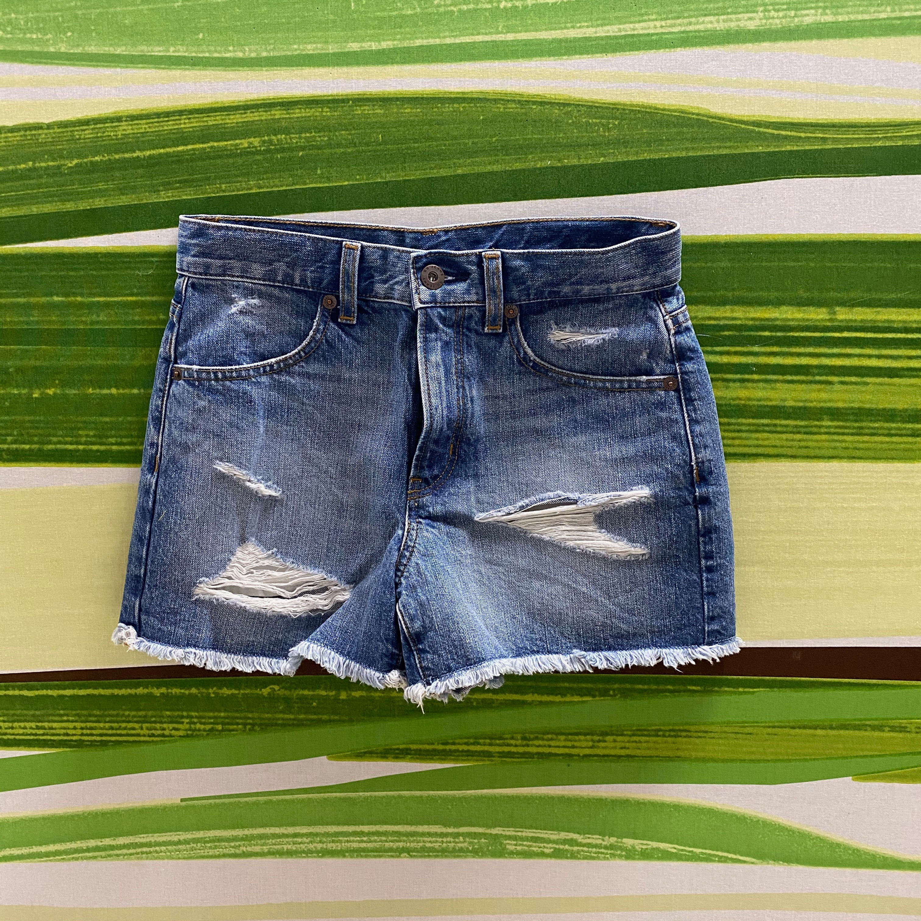 GU Ripped Cut-off Denim Shorts (S)