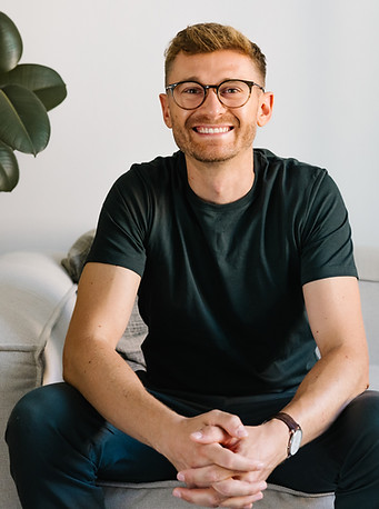 Michael Pöttschacher. Mentaltrainer, Meditationslehrer und Somatic Alignment Practitioner. Stress & Resilienz. Entspannung.
