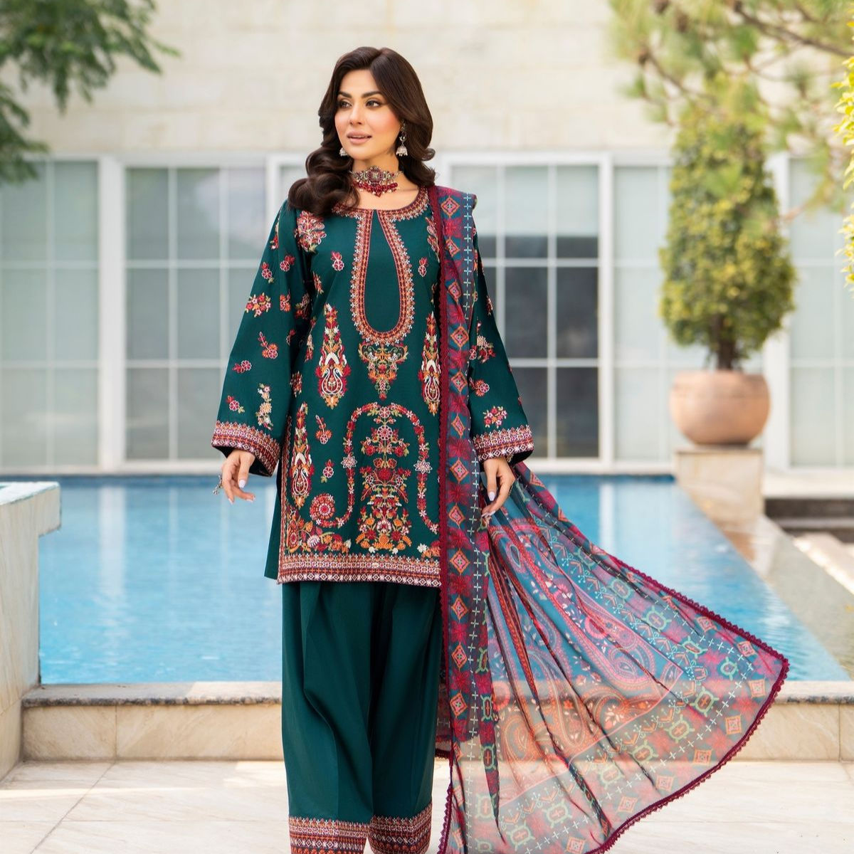 Suits Detailed Embroider