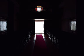 O Santuário de S. Bento das Peras situa-se no monte de S. Bento, a 410m de altitude e a 3 km do centro da cidade de Vizela. É a fé que traz anualmente milhares de peregrinos a este santuário, com destaque para as peregrinações da festa de S Bento em 11 de Julho. Muitos outros milhares sobem o monte pelo prazer da caminhada em harmonia com a natureza e para desfrutar da deslumbrante paisagem. Apesar de ter sido construída esta nova capela inaugurada em 1971, é a capela primitiva, anterior ao séc. XVI, que os peregrinos preferem para as suas orações. A beleza, a frescura e o silencio do local, momentaneamente quebrado pelo chilrear dos pássaros, leva-nos para um pequeno paraíso na terra. Atualmente há obras em curso com vista à massificação do turismo religioso, transformando um local que estava em completa harmonia com a natureza num espaço mais urbanizado.