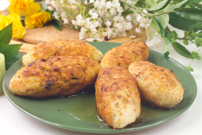 Зразы рыбные с яйцом и зелёным луком