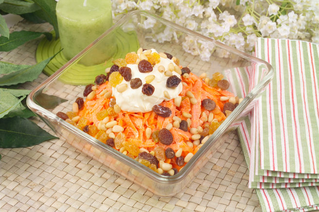 Салат из моркови десертный