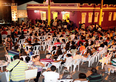 Iniciada uma turnê cultural em Brasília de Minas com o Projeto LeVAR-TE à Casa