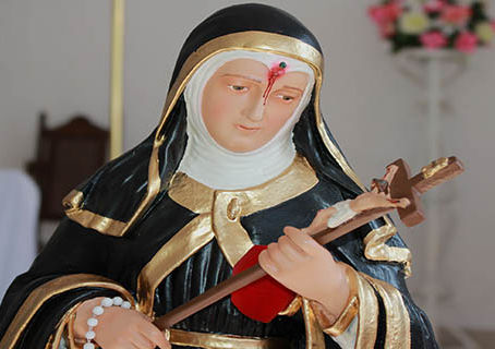 Brasilminenses recepcionam com muita fé imagem de Santa Rita de Cássia