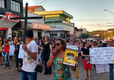 Professores fazem novos protestos contra a reforma da previdência e continuam em greve