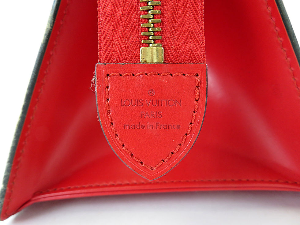 Thumbnail: Authentic LOUIS VUITTON Sac Triangle Red Epi Leather Hand Bag Purse