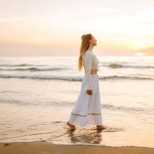 Ana Arrechea, entrenadora personal: "Caminar por la playa puede favorecer la pérdida de grasa, siempre que forme parte de un estilo de vida saludable"