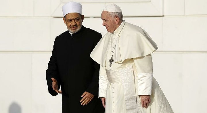 POPE EMBRACES ANTI-SEMITIC IMAM WHO WANTS CHRISTIAN CONVERTS KILLED