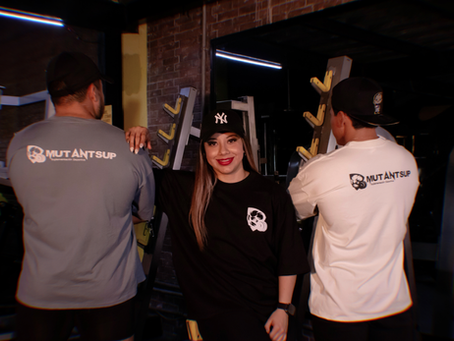 Apoyo profesional en entrenamiento y suplementación para levantamiento de pesas