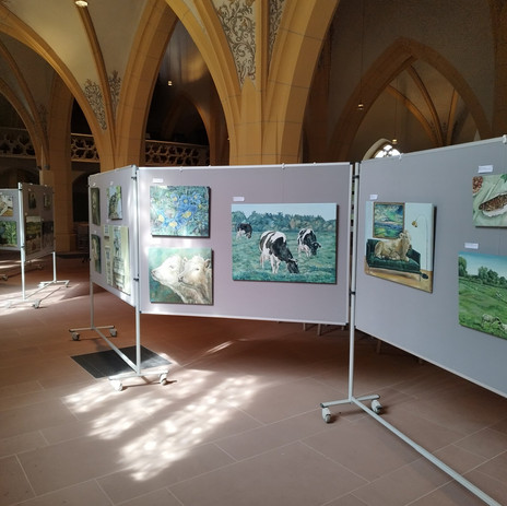 Ausstellung in der Burgkirche Ingelheim, Jura Kuba Art. Tierbilder, lustige Kunst, komische Bilder, Kunst mit Humor