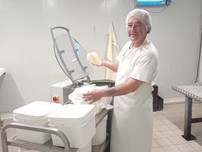 Fabrication maison : le savoir-faire fromager d’Aux Bon From’tons