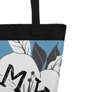 Uplose image of bag handle and stitching
