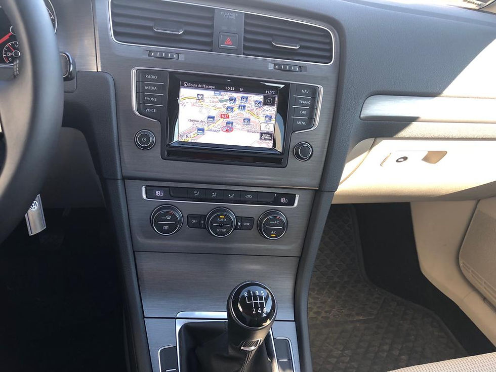 Thumbnail: Volkswagen Golf - 1.2 TSI 105 CV - Confortline BVM6