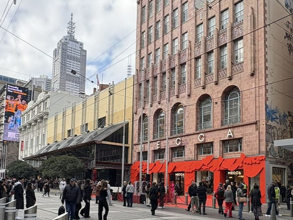 メルボルンの新名所！「MECCA BOURKE STREET」で体験する最新ビューティ