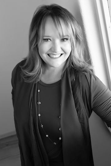 Debi - 5Z5A8608 - BW.jpg