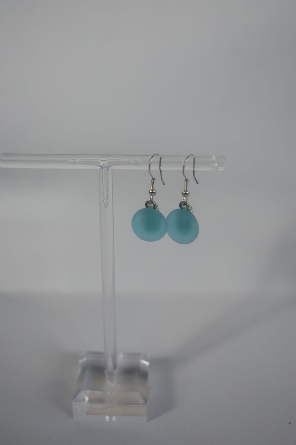 Thumbnail: "Spritz"  925 silver frosted gin hook earrings - Bombay Sapphire Blue