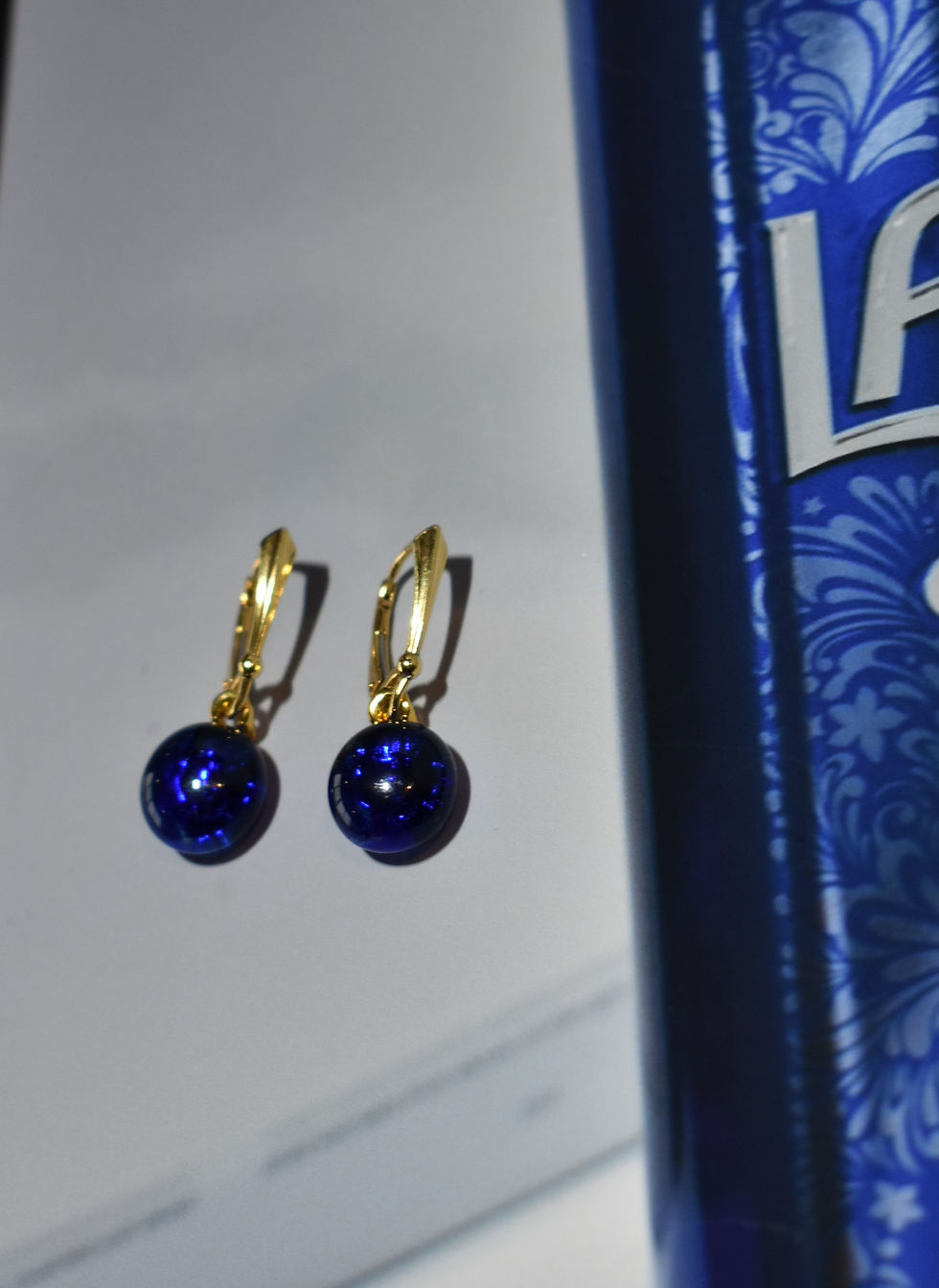 Thumbnail: "Larios Gold leverback earrings"
