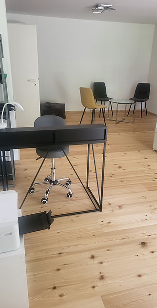 Arbeitsplatz 2 mit PC