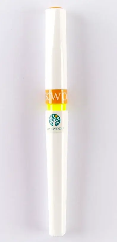 Fawn - Glitter Brush Pens by Oakwood - Craftmania Stock Photo